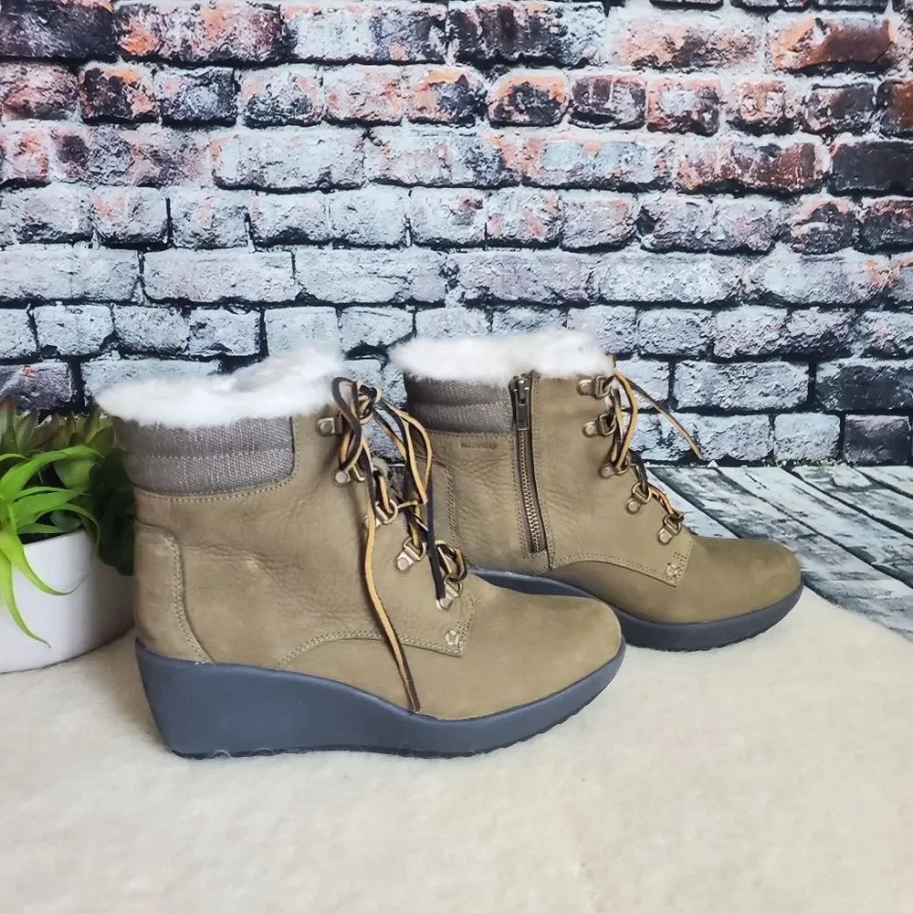 Sperry Tan Lace-Up Fur Collar Ankle Booties